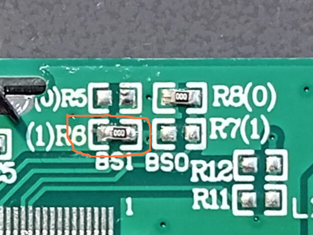 SSD1322 OLED incorrect resistor placement
